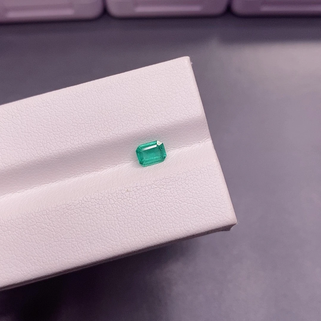 裸石祖母绿4×5mm左右