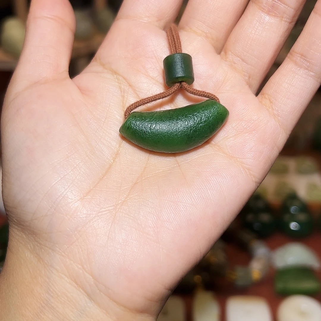 ℡***凋和田玉未镶嵌颈饰