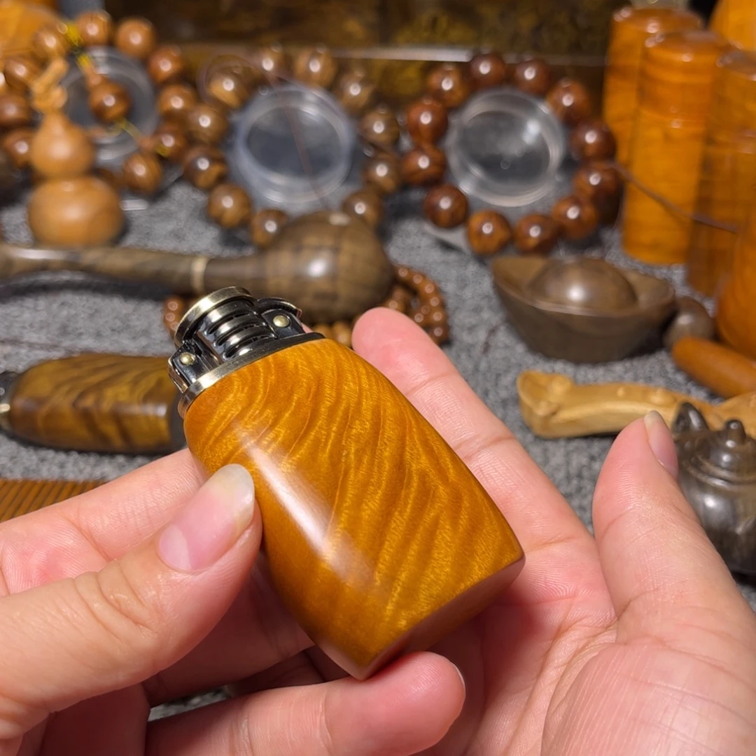 金丝楠花纹打火机