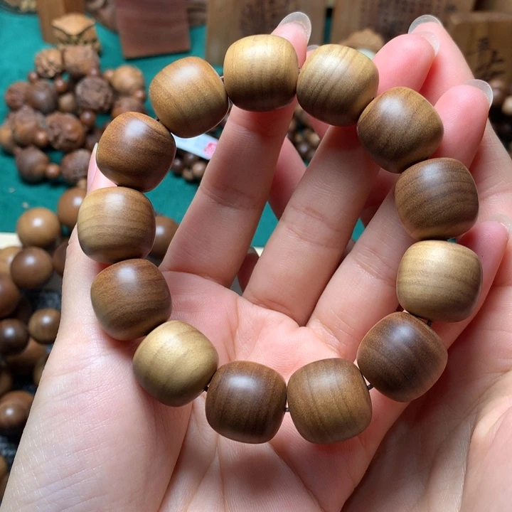 檀香木手串/手链叫*呢老山檀香1.7*1.8