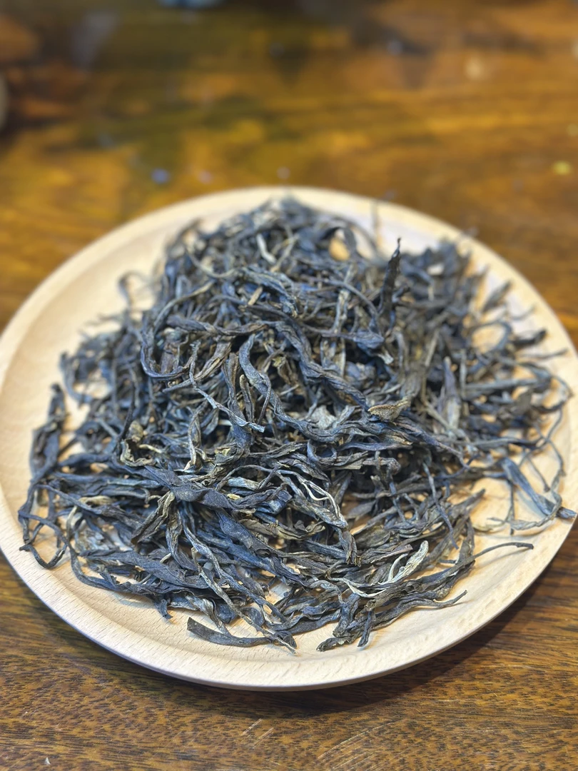 冰岛老寨生茶散茶100克