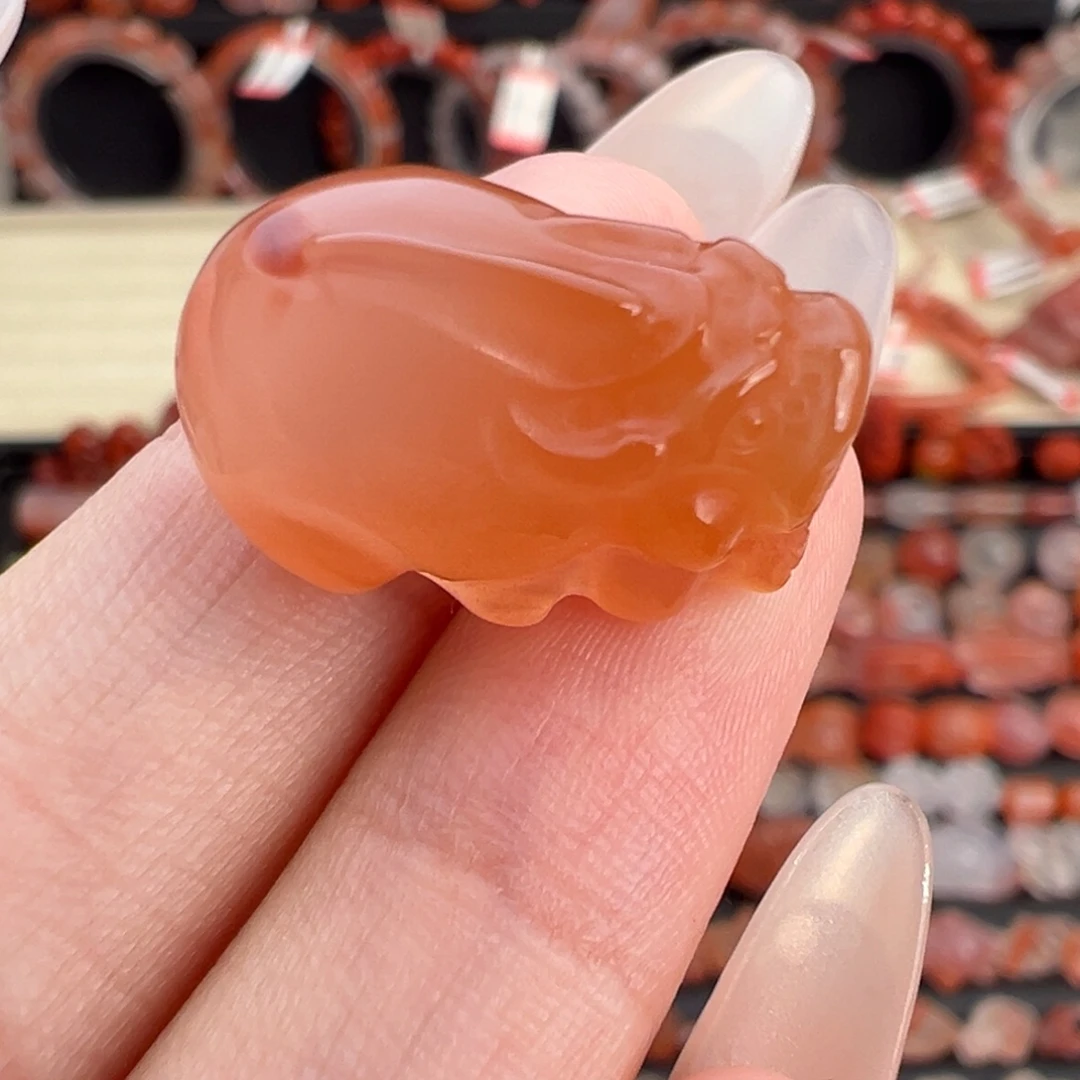 南红玛瑙未镶嵌颈饰貔貅