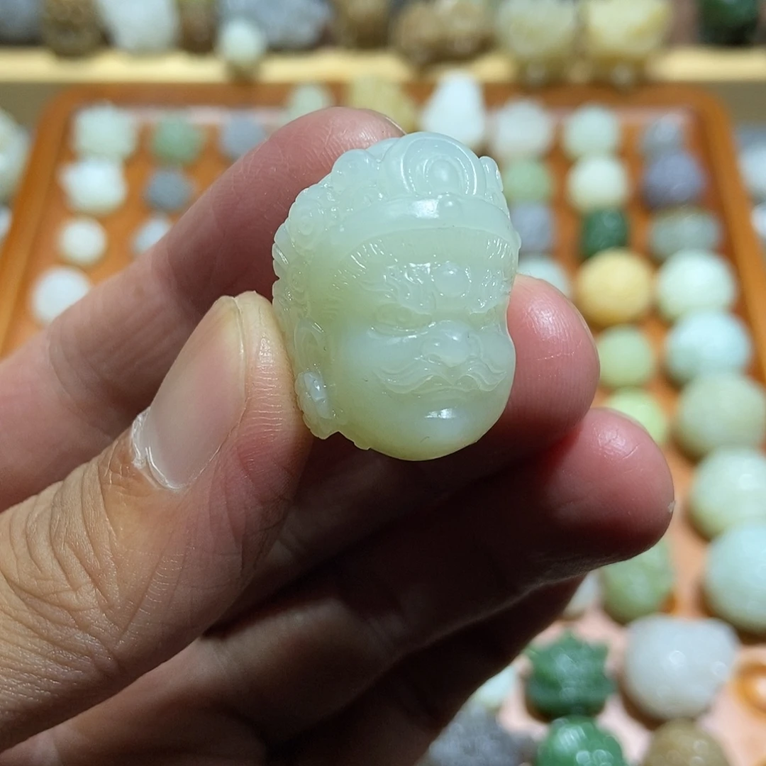 和田玉未镶嵌颈饰定制