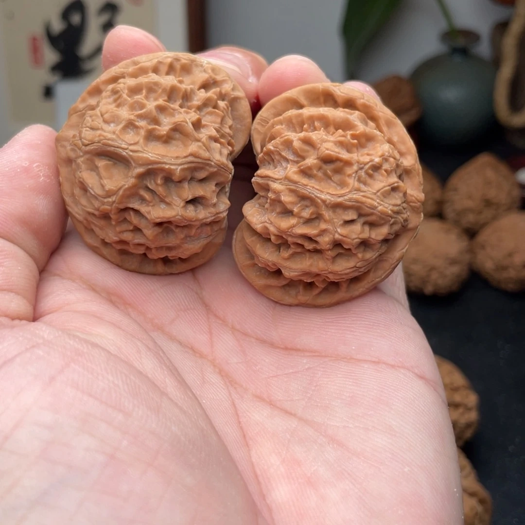 B***.文玩核桃把件宫灯