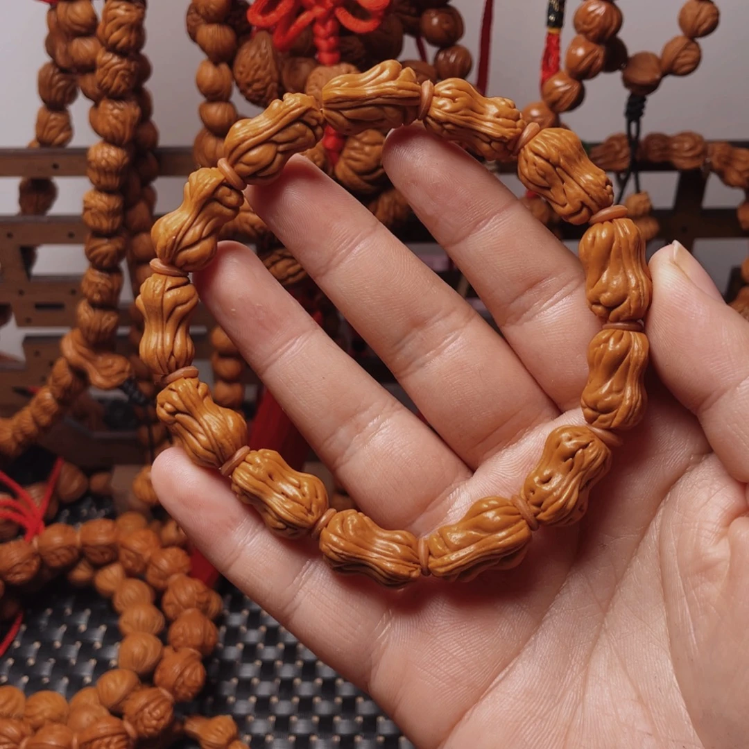 木质类龙纹桃枭手串