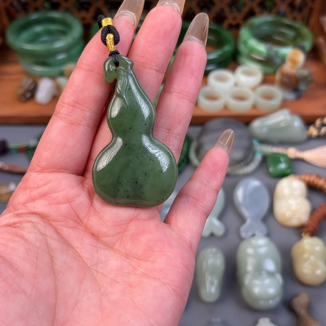 和田玉（糖玉）未镶嵌颈饰