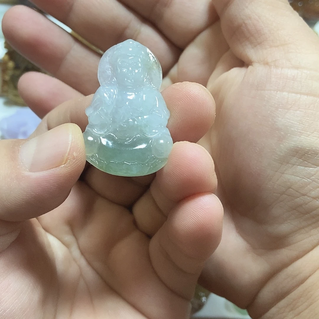 翡翠未镶嵌颈饰糯冰翡翠观音