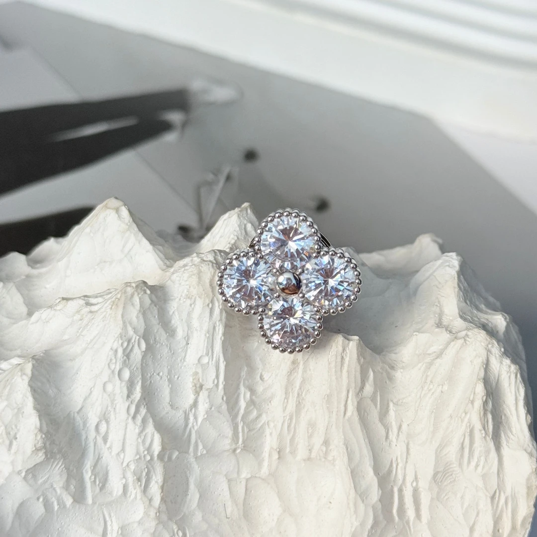 铜合金仿水晶胸针 禧娘娘-磁吸款时尚百搭简约设计师胸针-S3552