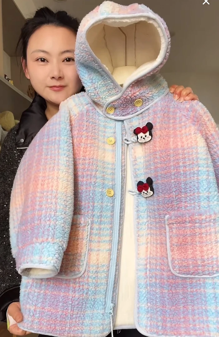 321 女童彩虹炫彩毛毛衣加绒外套~米奇~