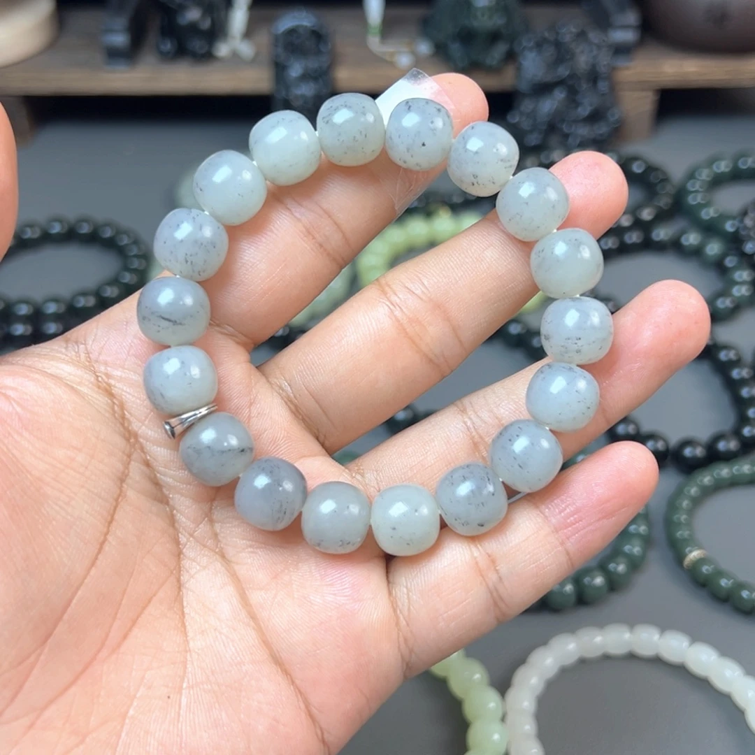 白***昼和田玉未镶嵌手链