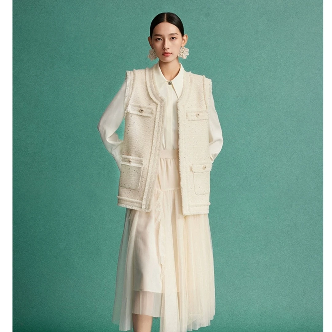 MC418010758曼德诗小香风奶油马甲流苏边肌理马甲外套