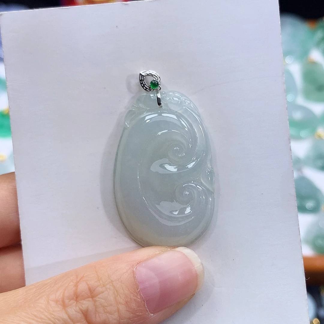 翡翠18K金镶嵌颈饰翡翠吊坠