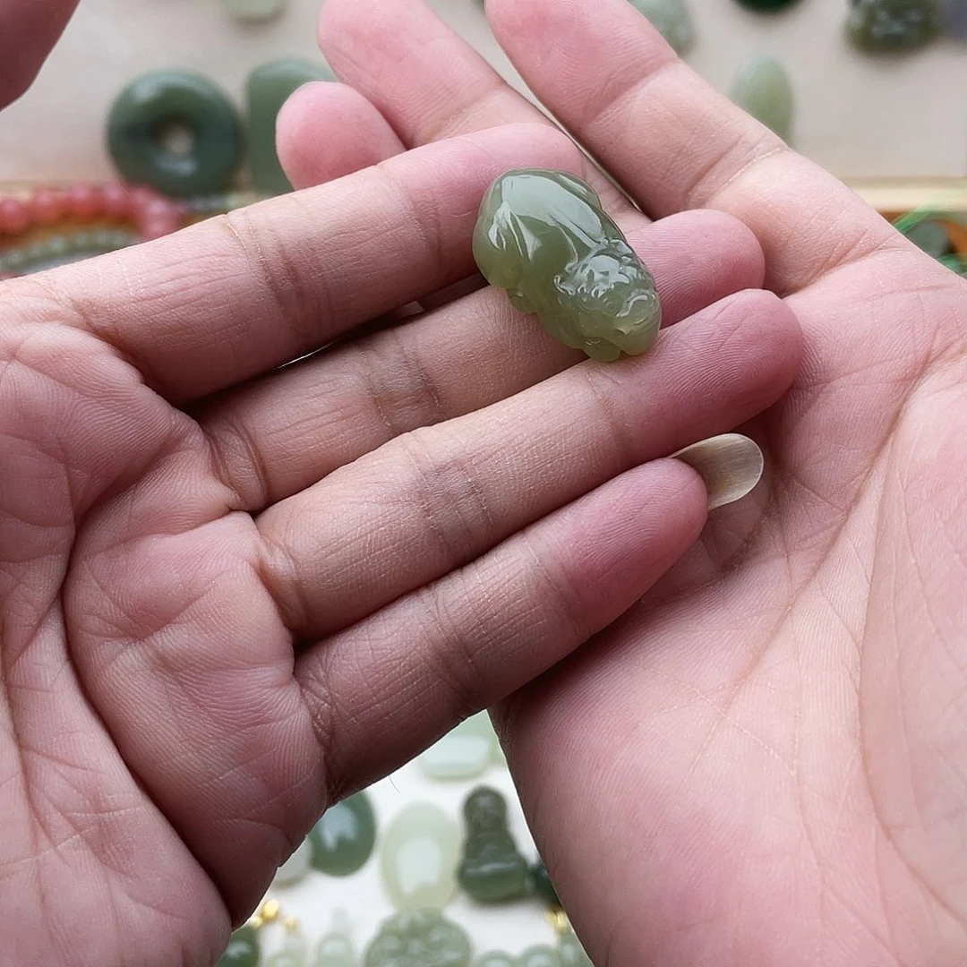 和田玉未镶嵌吊坠(不含链)
