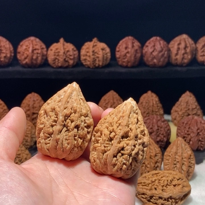 小***9文玩核桃把件蚂蚁塔