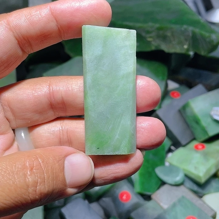 和田玉未镶嵌珠宝奇石