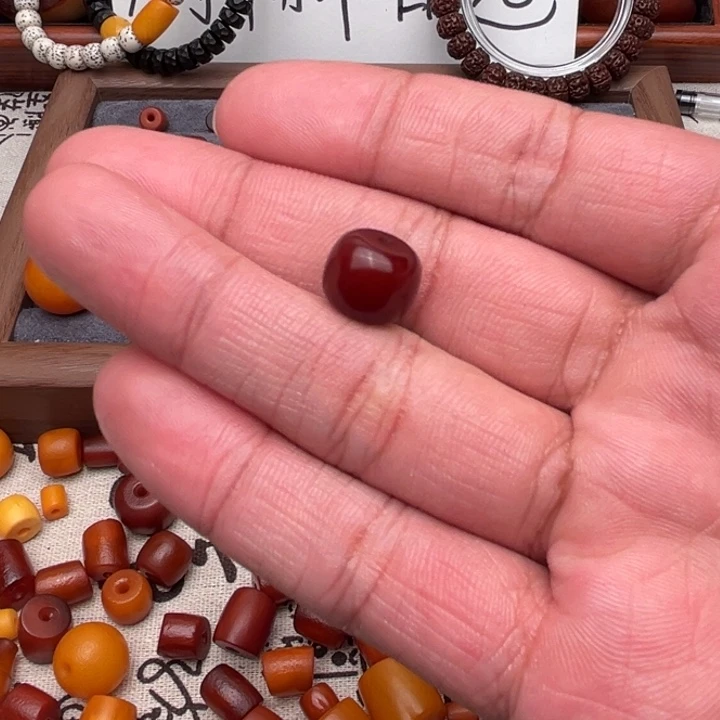 神***兜琥珀未镶嵌裸石蜜蜡墩子