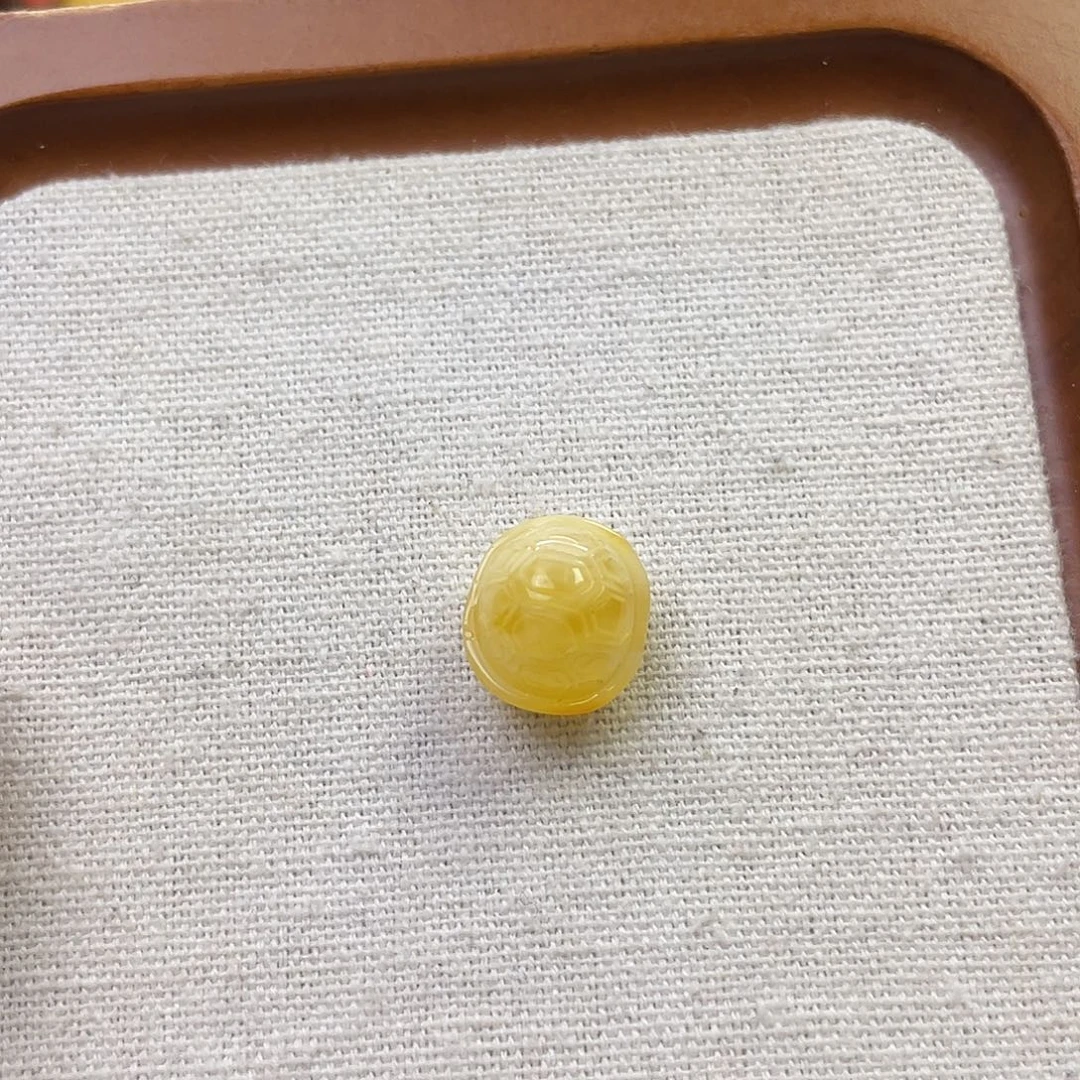裸石琥珀未镶嵌富甲