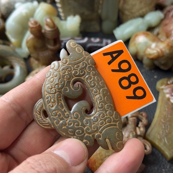 和田玉颈饰未镶嵌凝*