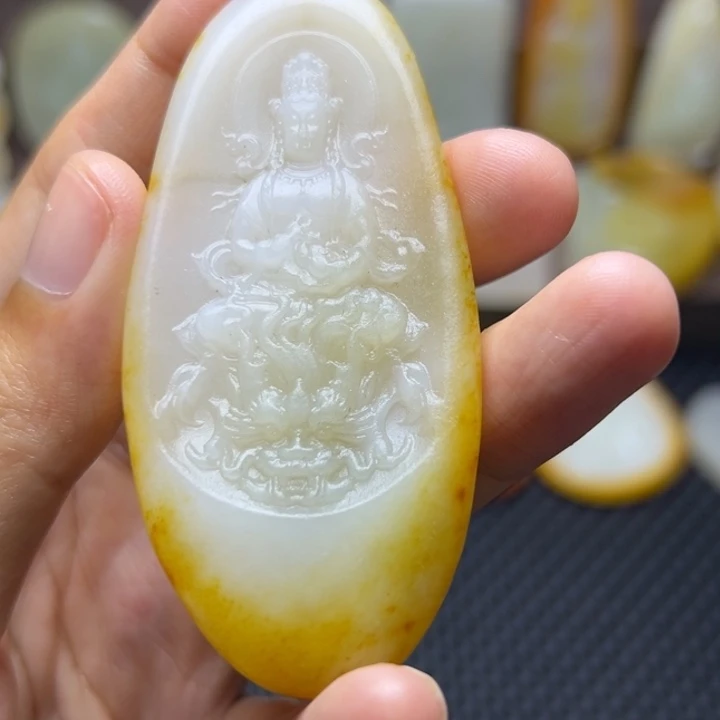 和田玉未镶嵌颈饰