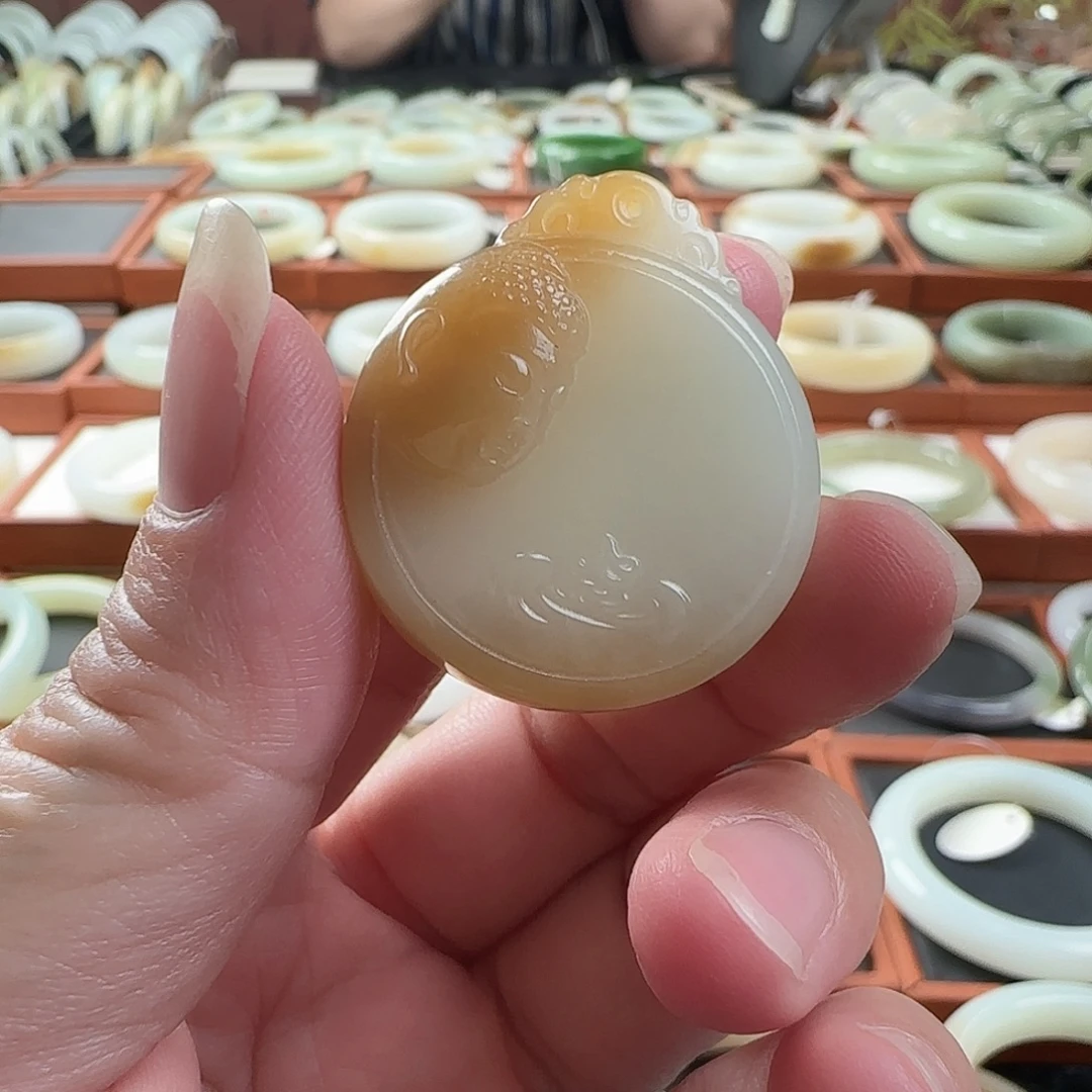 安***妮和田玉未镶嵌吊坠(不含链)