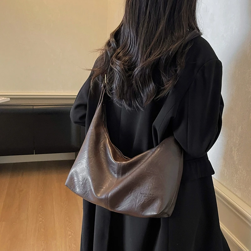 美拉德小众复古大容量托特包2025新款休闲女百搭通勤可腋下斜挎包