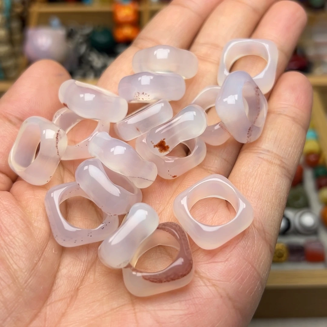 玛瑙/玉髓内径13mm跑环未镶嵌多样性发其中一颗