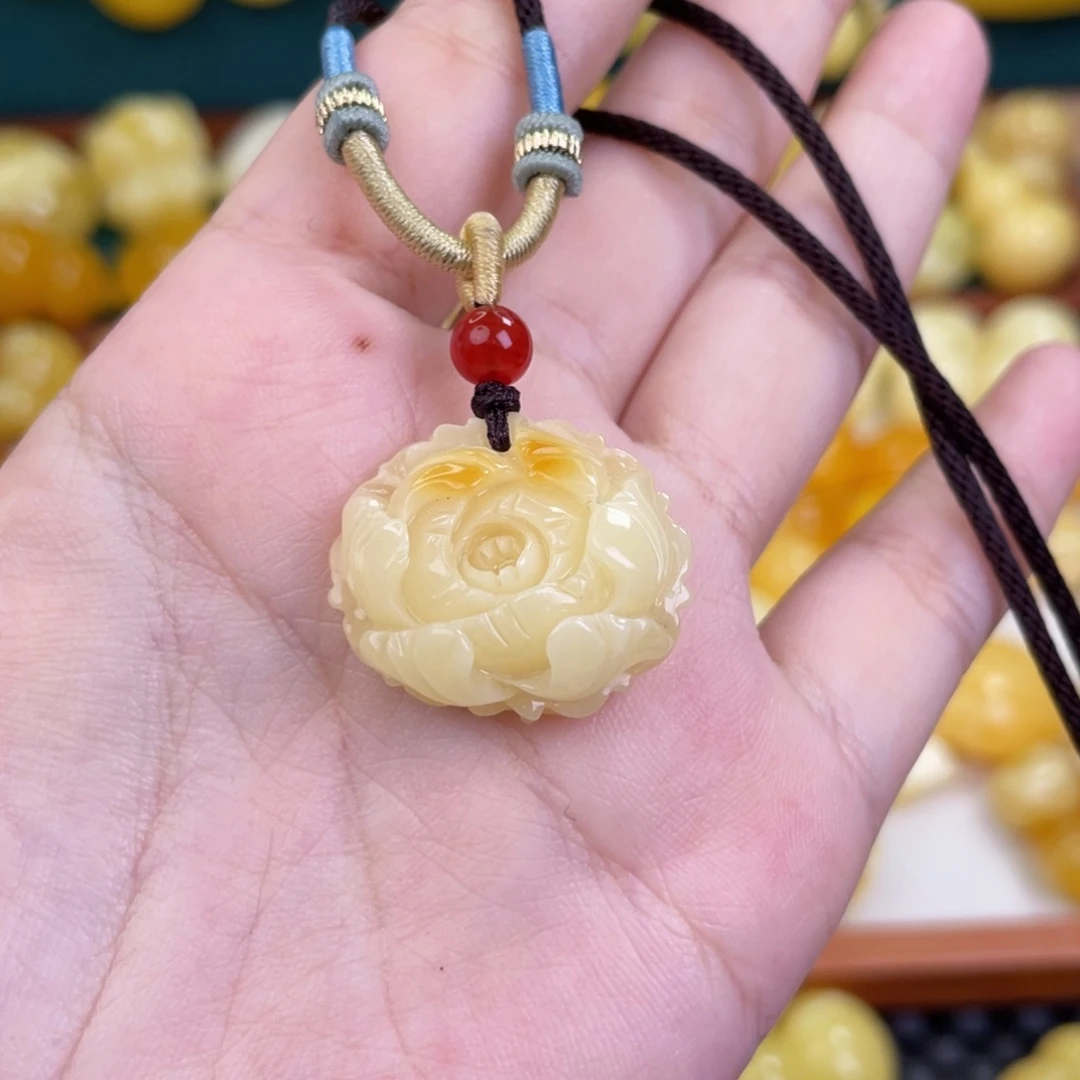 未镶嵌吊坠(赠链)蜜蜡