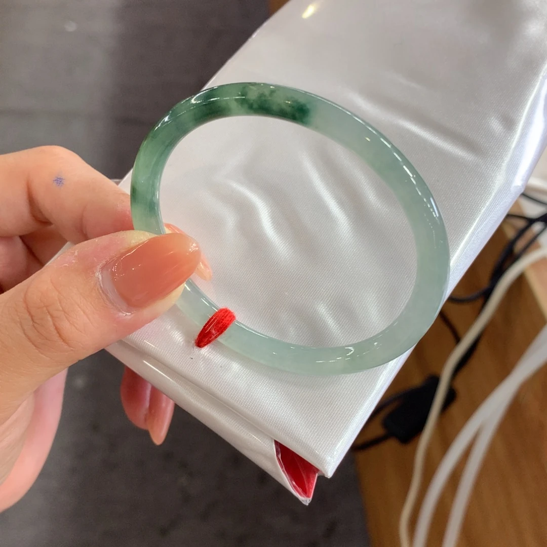 翡翠未镶嵌手镯天然A货翡翠54贵妃
