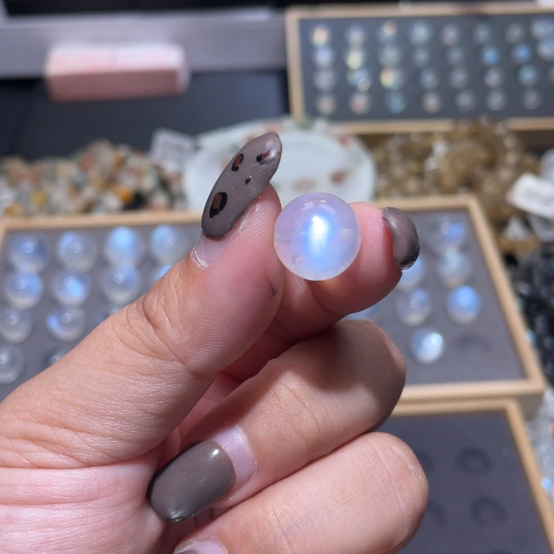 ****武长石裸石蓝月光单珠直径12m