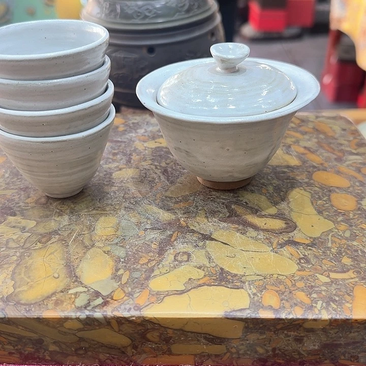 志野盖碗一个，瓷。。。品茗