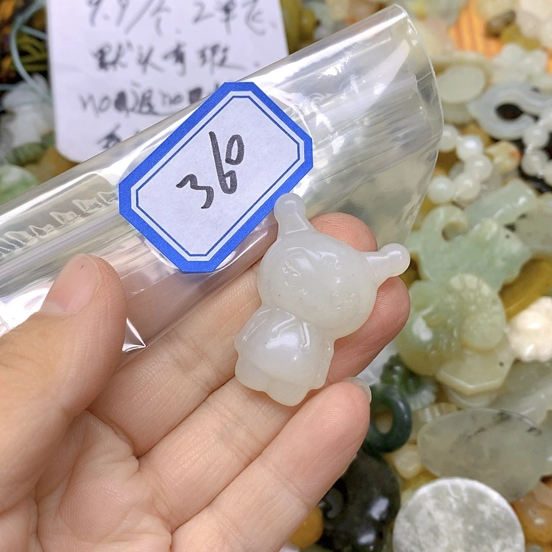 蛇纹石玉颈饰未镶嵌360