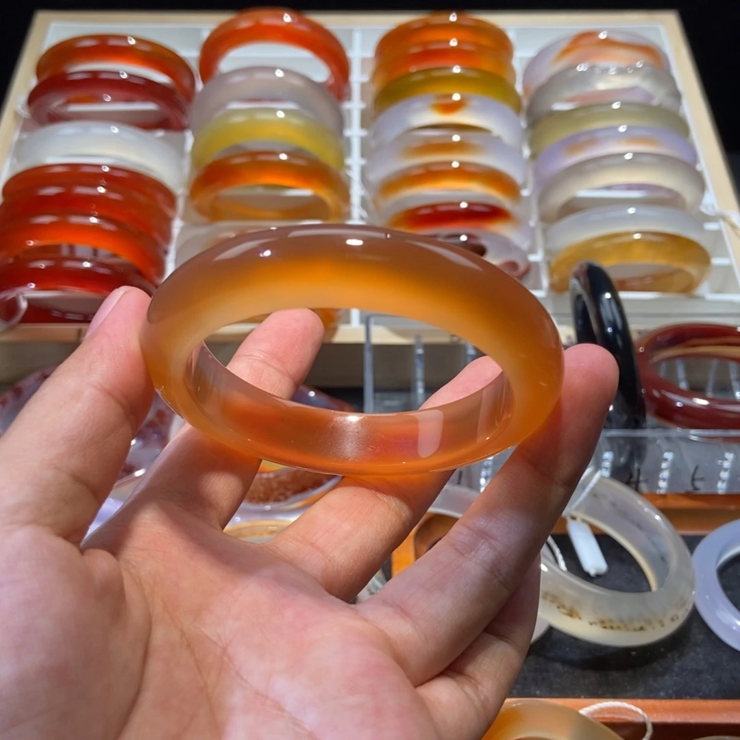 玛瑙/玉髓手镯未镶嵌