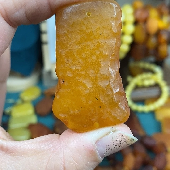 蜜蜡未镶嵌颈饰吊坠