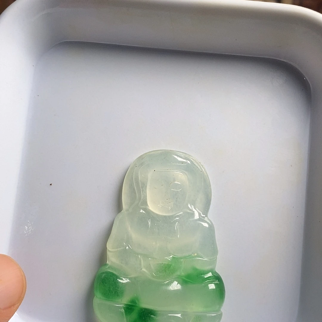 未镶嵌岫岩老玉（透闪石质玉）挂件