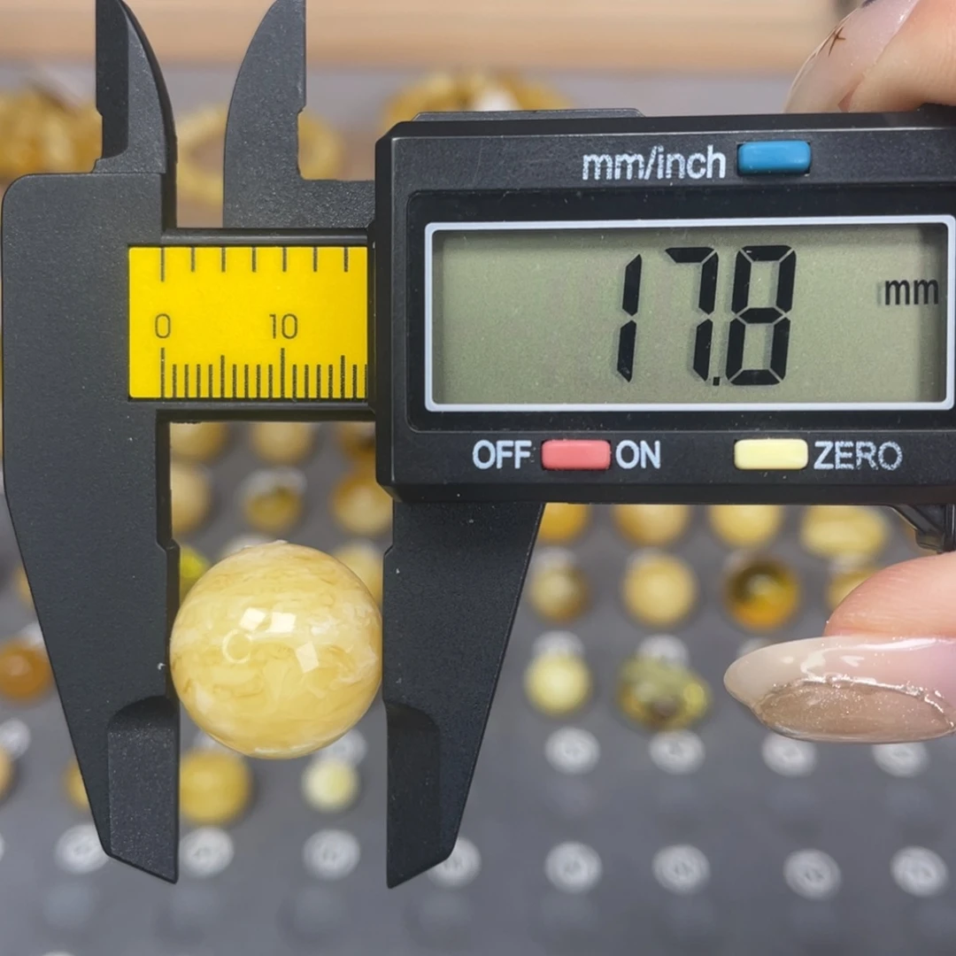 琥珀未镶嵌裸石66