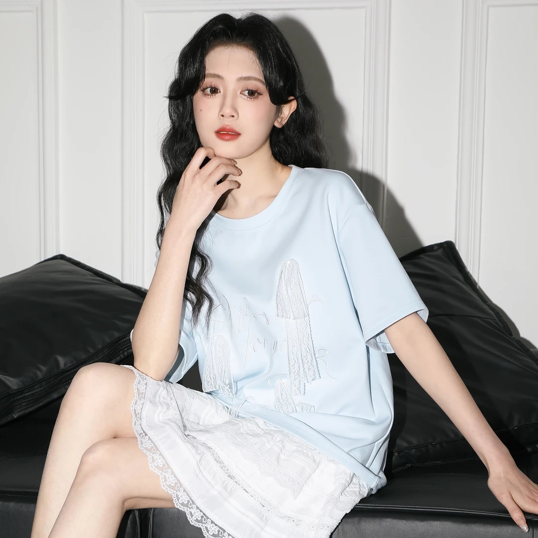 蓝色圆领短袖T恤女夏2025春新款蕾丝设计感宽松刺绣体恤半袖上衣