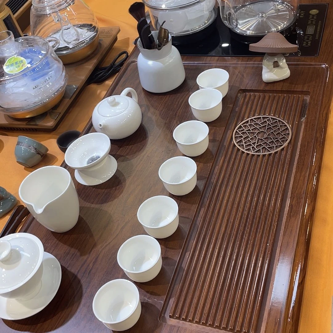 龙凤等几派代表将与他们