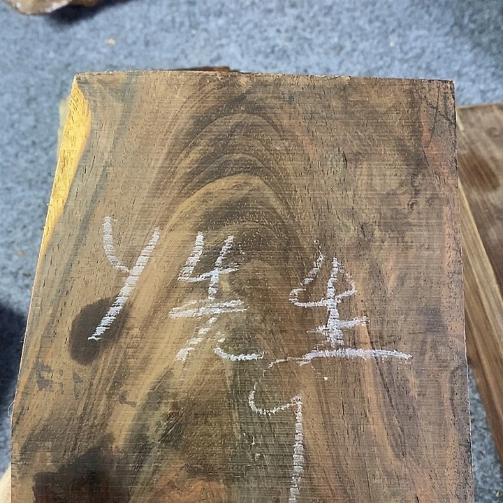 交趾黄檀（大红酸枝）