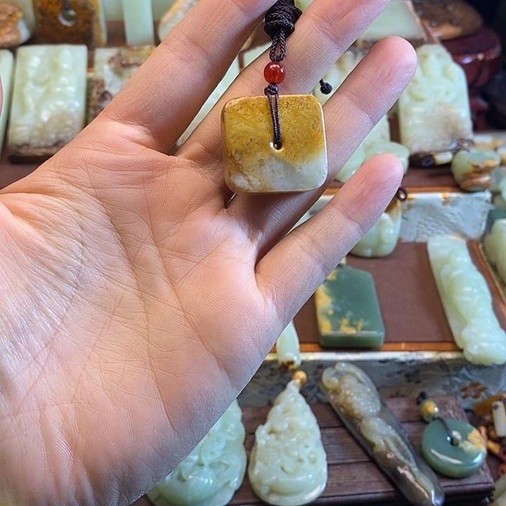 岫岩河磨玉（透闪石质玉）未镶嵌颈饰