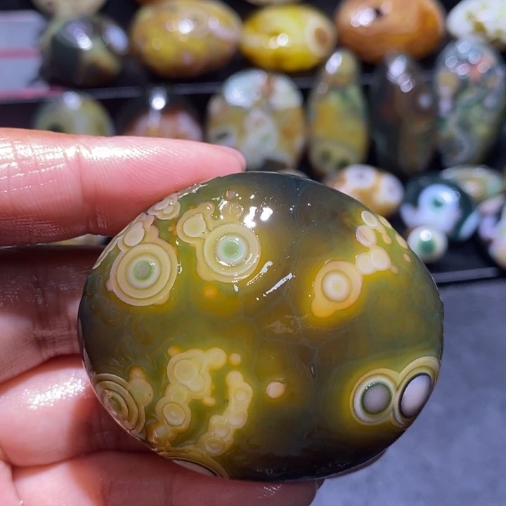 玛瑙/玉髓未镶嵌珠宝奇石85