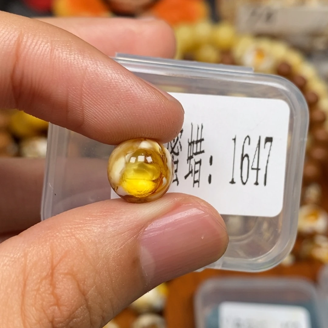 蜜蜡未镶嵌珠宝奇石1647