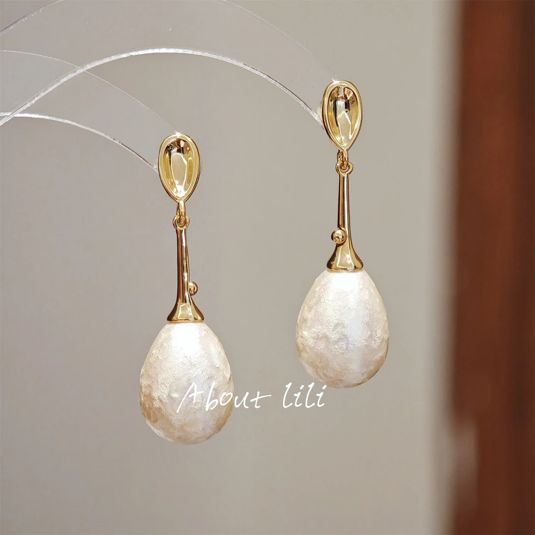 铜合金耳饰 复古港风气质水滴珠耳环简约高级感大气耳钉耳饰女