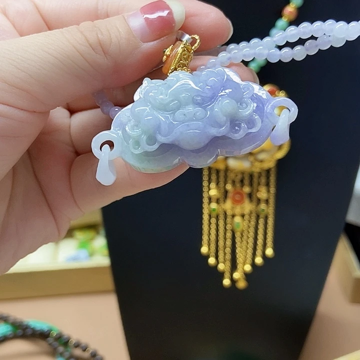 翡翠未镶嵌颈饰吊坠