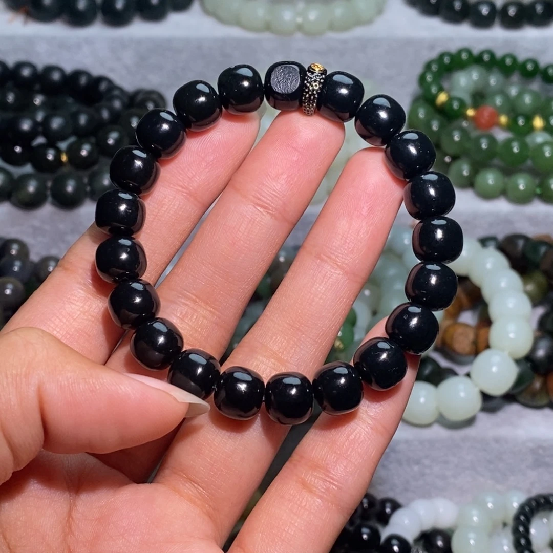 林***坤和田玉未镶嵌手链