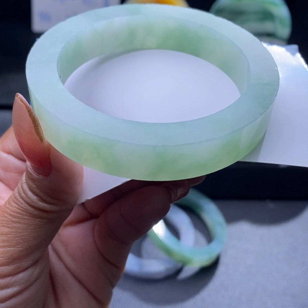 ****姐定制翡翠未镶嵌翡翠手镯