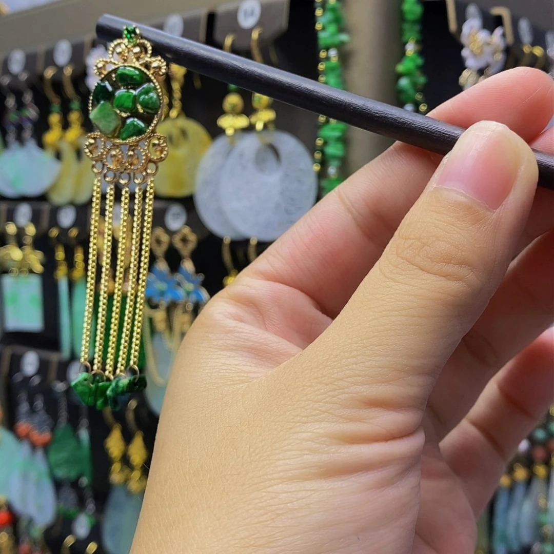 未镶嵌翡翠耳饰翡翠