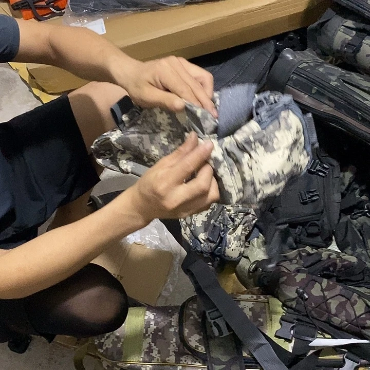 各种路亚腰包随机发一个瑕疵介意不拍