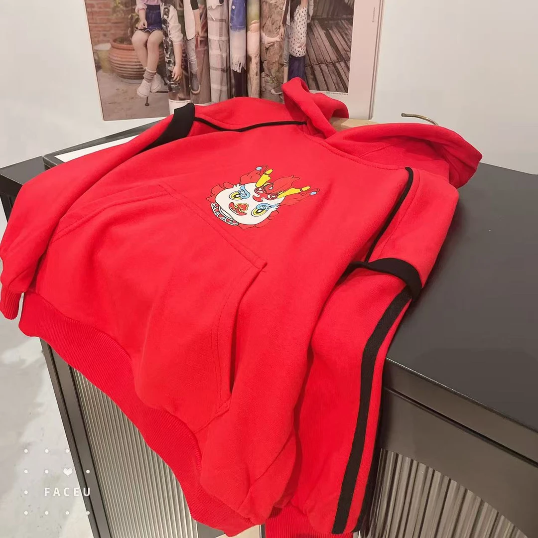 503260  韩版男童女童休闲舒适时尚洋气红色连帽卫衣