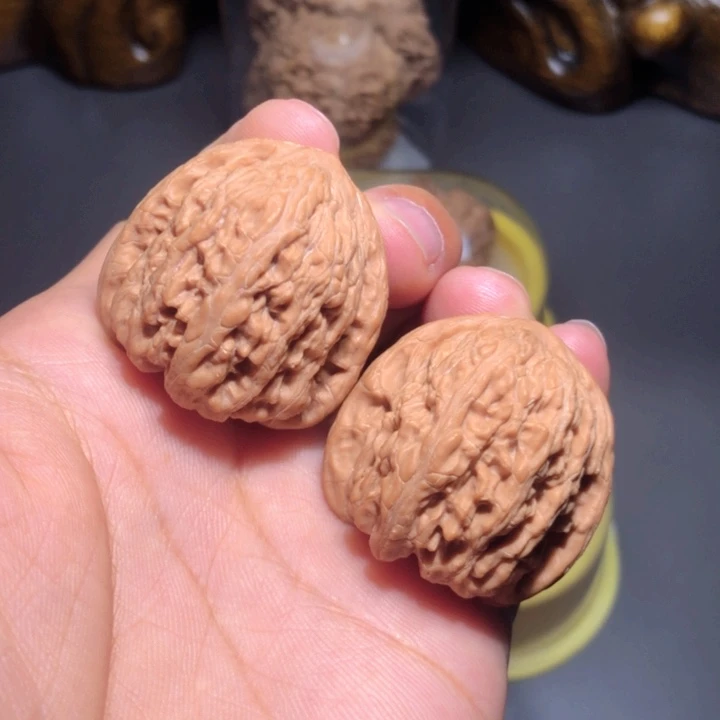 文玩核桃把件32红宝石