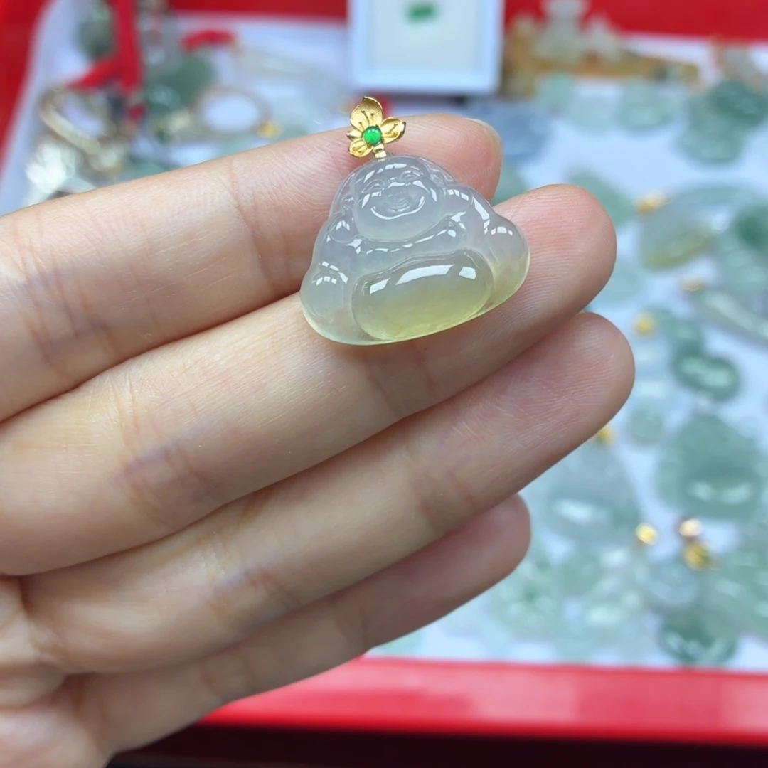 翡翠18K金镶嵌颈饰佛公